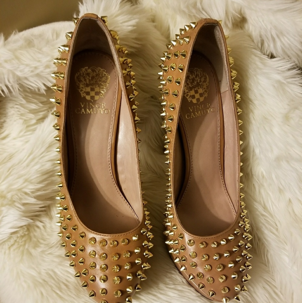 VINCE CAMUTO